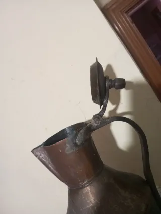 Tetera antigua de cobre