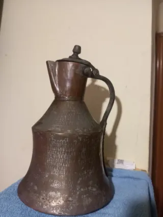 Tetera antigua de cobre
