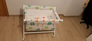 Minicuna bebé con estampado infantil