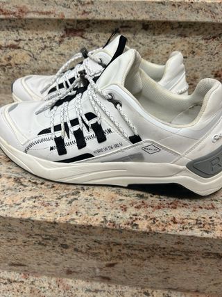 Zapatillas Replay Blancas y Negras