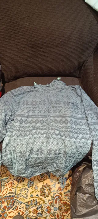 Chubasquero estampado talla M