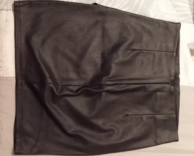 Falda polipiel tiro alto cruzada