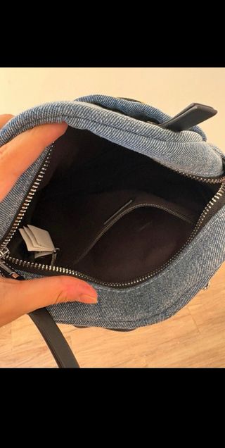 Bolso bandolera azul con parches