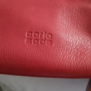 Bolso rojo de mano con monedero