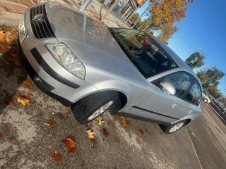 Volkswagen Passat 2004 con 121000 kilometros