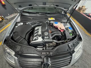 Volkswagen Passat 2004 con 121000 kilometros