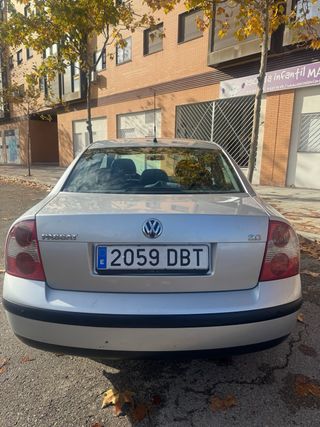 Volkswagen Passat 2004 con 121000 kilometros