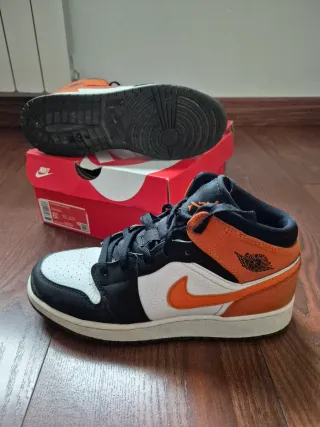 Zapatillas Jordan Mid Naranja