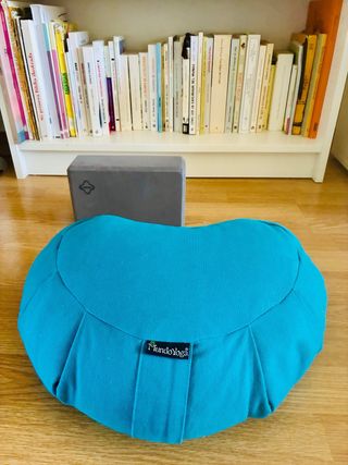 Cojín Zafú Meditación MundoYoga + Bloque regalo