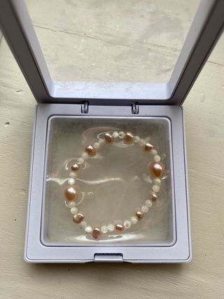 Pulsera de perlas para niña