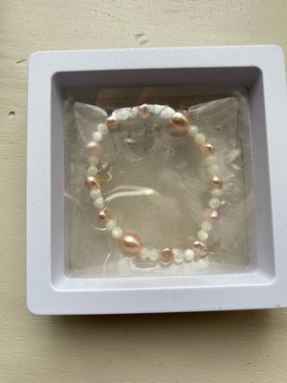 Pulsera de perlas para niña