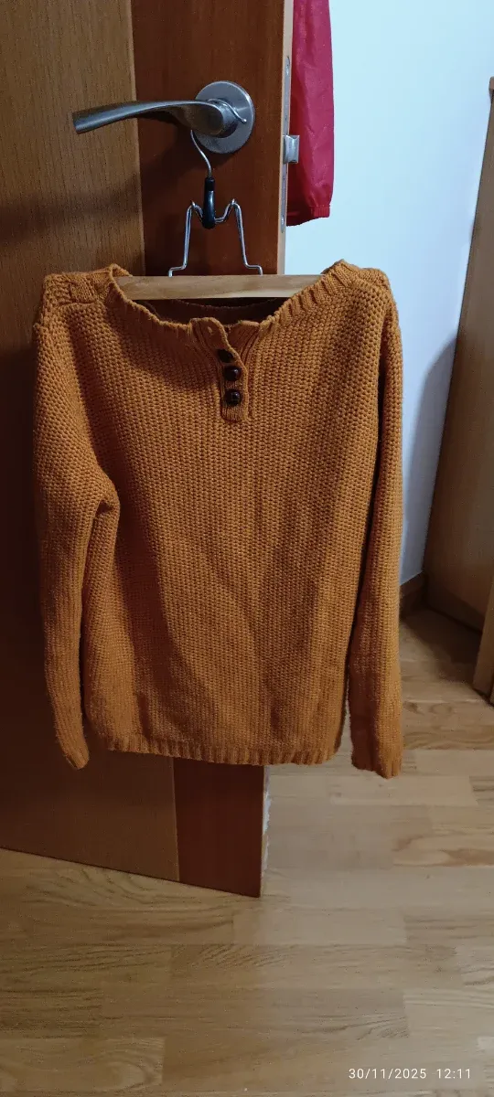 Jersey mostaza trenzado de la marca Sfera