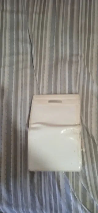 Portafoglio blu e bianco