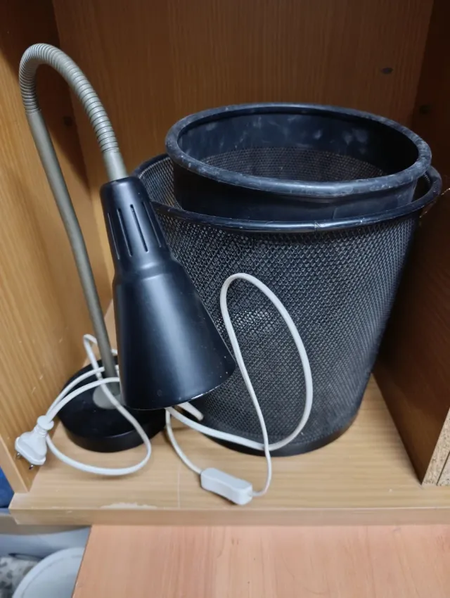 Flexo y 2 papeleras metálicas