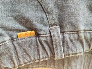 Niña. Lote 4 pantalones: 3 leguins y 1 malla  gris