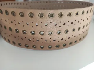 Cinturón OU XIAO YA con hebilla dorada