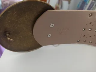 Cinturón OU XIAO YA con hebilla dorada