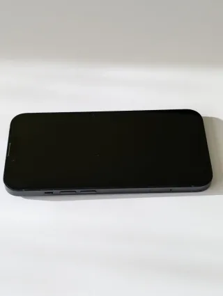 iPhone 13 Midnight 128GB con accesorios a mayores