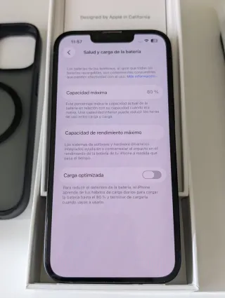 iPhone 13 Midnight 128GB con accesorios a mayores