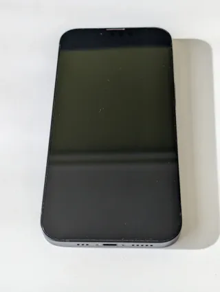 iPhone 13 Midnight 128GB con accesorios a mayores