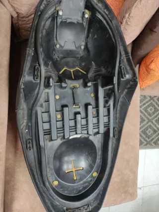 Asiento Yamaha X MAX 250cc 2005