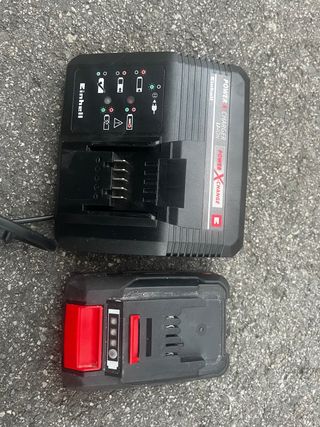 Cargador y Batería Einhell Power X-Change