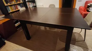 Mesa de comedor de madera maciza