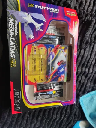 Colección Mega Latias EX Pokémon Caja