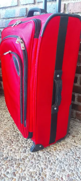 Maleta semirrígida roja