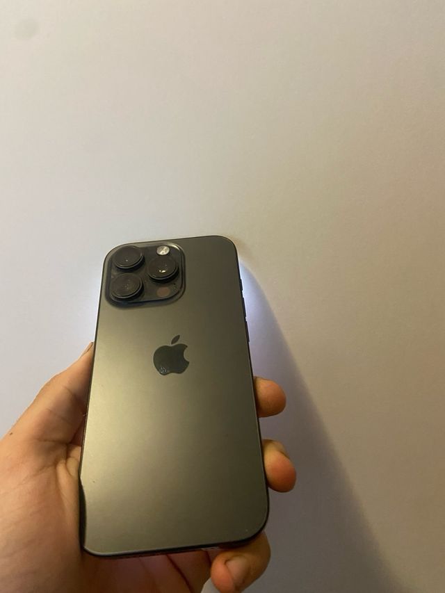 iPhone 16 Pro Apple