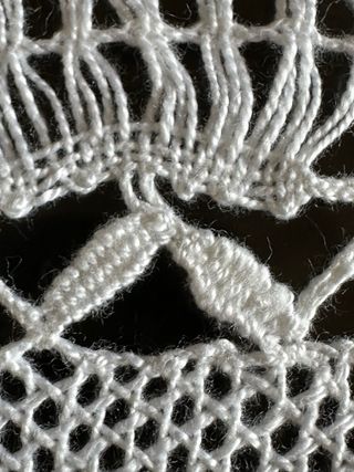 Centrotavola ovale in tessuto bianco