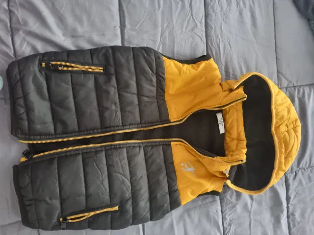 Chaleco niño acolchado con capucha