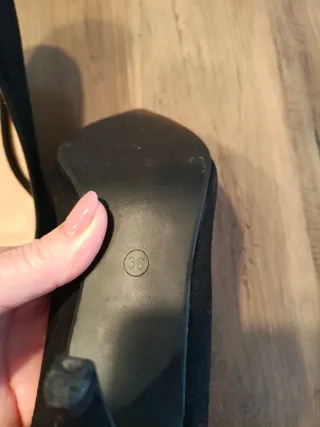 Zapatos de tacón negros para mujer