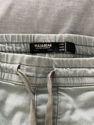 Pantalón cargo Pull&Bear verde claro Talla XL
