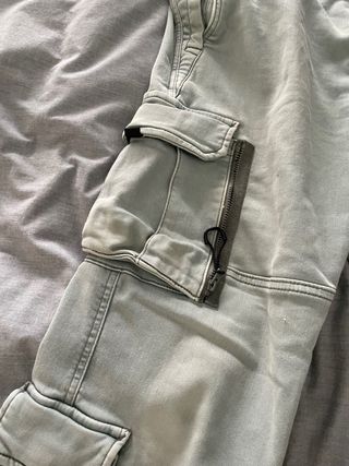 Pantalón cargo Pull&Bear verde claro Talla XL