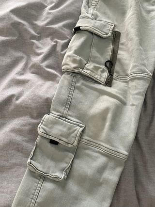 Pantalón cargo Pull&Bear verde claro Talla XL