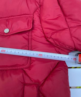 Cazadora acolchada Tommy Jeans roja