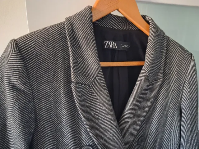 Abrigo paño espiga Zara