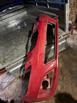 Defensa Delantera Seat León Roja