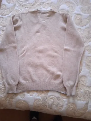 Jersey de lana beige, medidas largo 62, ancho 50 .