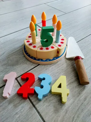 Cocinita de madera con alimentos, y muchos extras