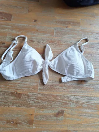 Top bikini blanco anudado