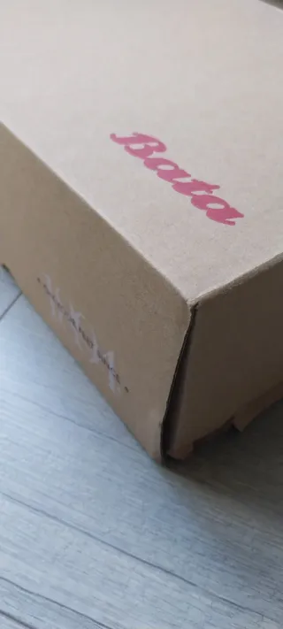 Sandalias doradas Bata