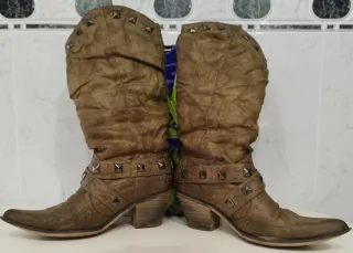 Botas Hoyvoy