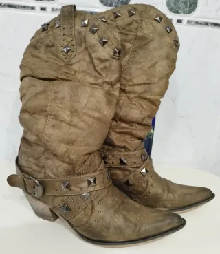 Botas Hoyvoy