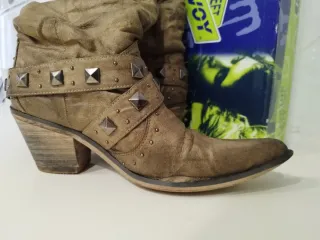 Botas Hoyvoy