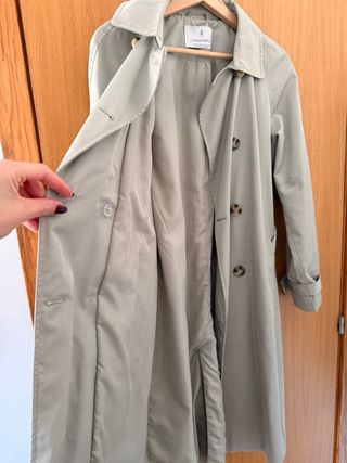 Gabardina Stradivarius verde agua