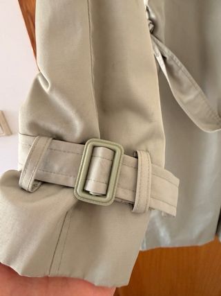 Gabardina Stradivarius verde agua