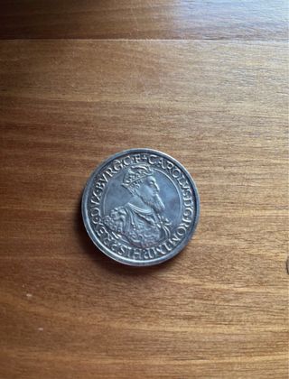 Moneta in argento con effigie