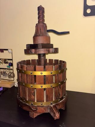 Lagareta/botellero de madera para decoración